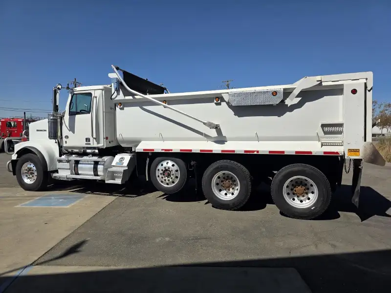 2020 WESTERN STAR 4900FA