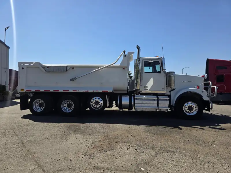 2020 WESTERN STAR 4900FA