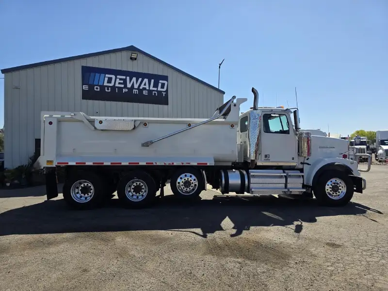 2020 WESTERN STAR 4900FA