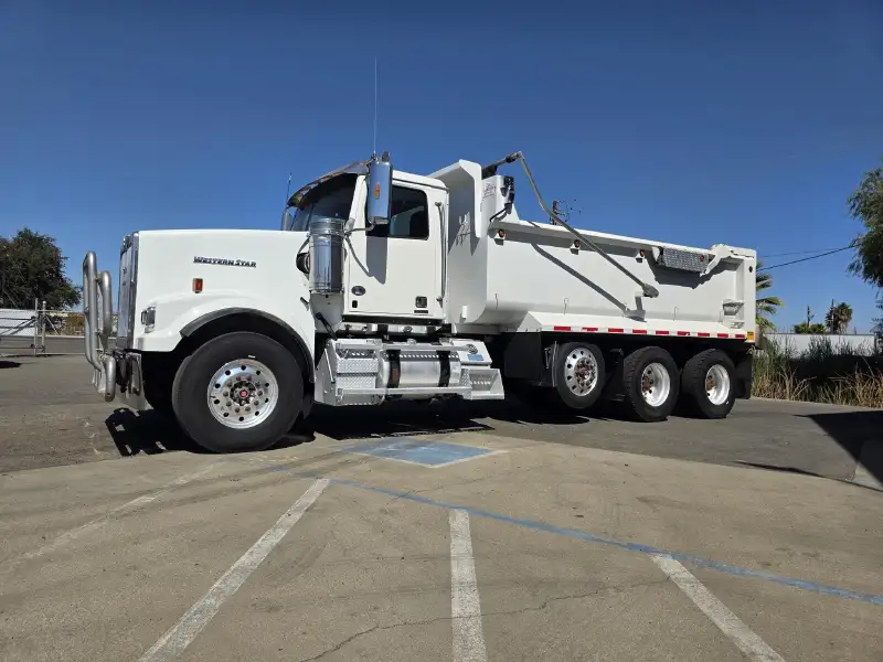 2020 WESTERN STAR 4900FA