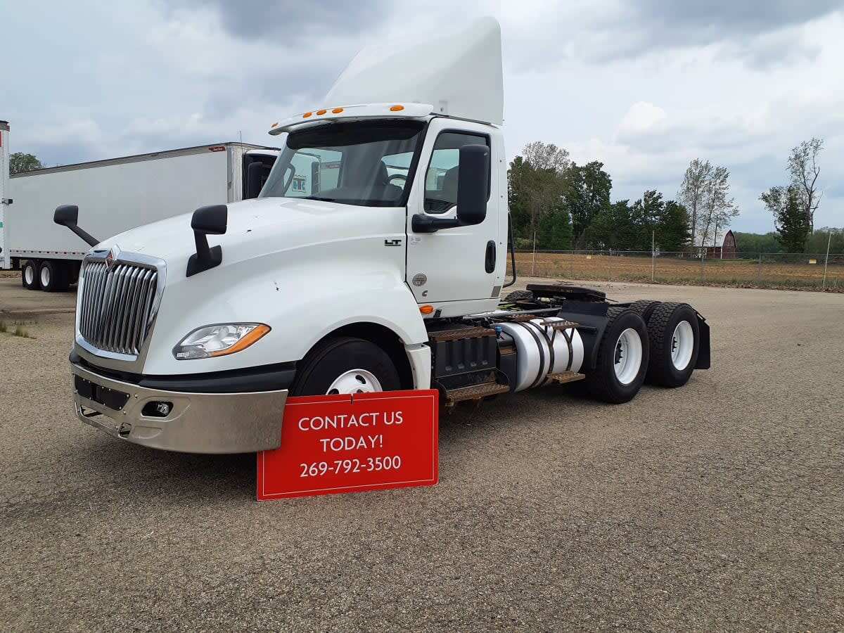 2019 INTERNATIONAL LT625 DAYCAB T/A in Wayland, MI