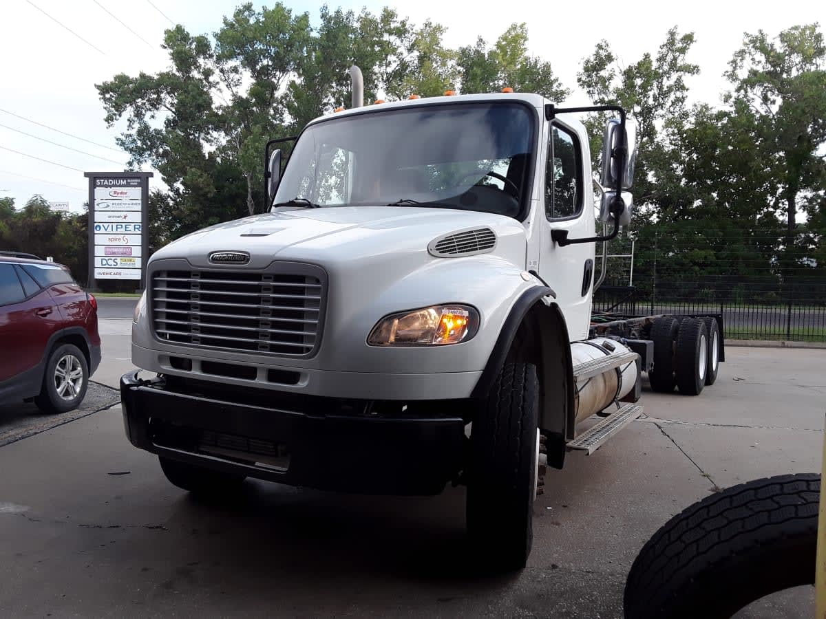 2020 FREIGHTLINER BUSINESS CLASS M2 106 in Kansas City, MO