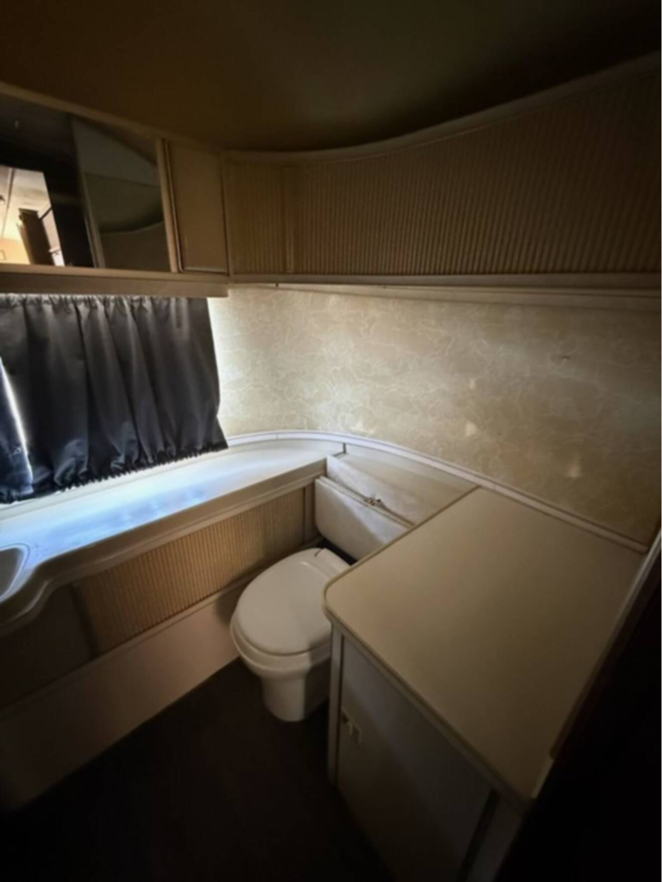 A photo of this 1972 Airstream Ambassador 29'