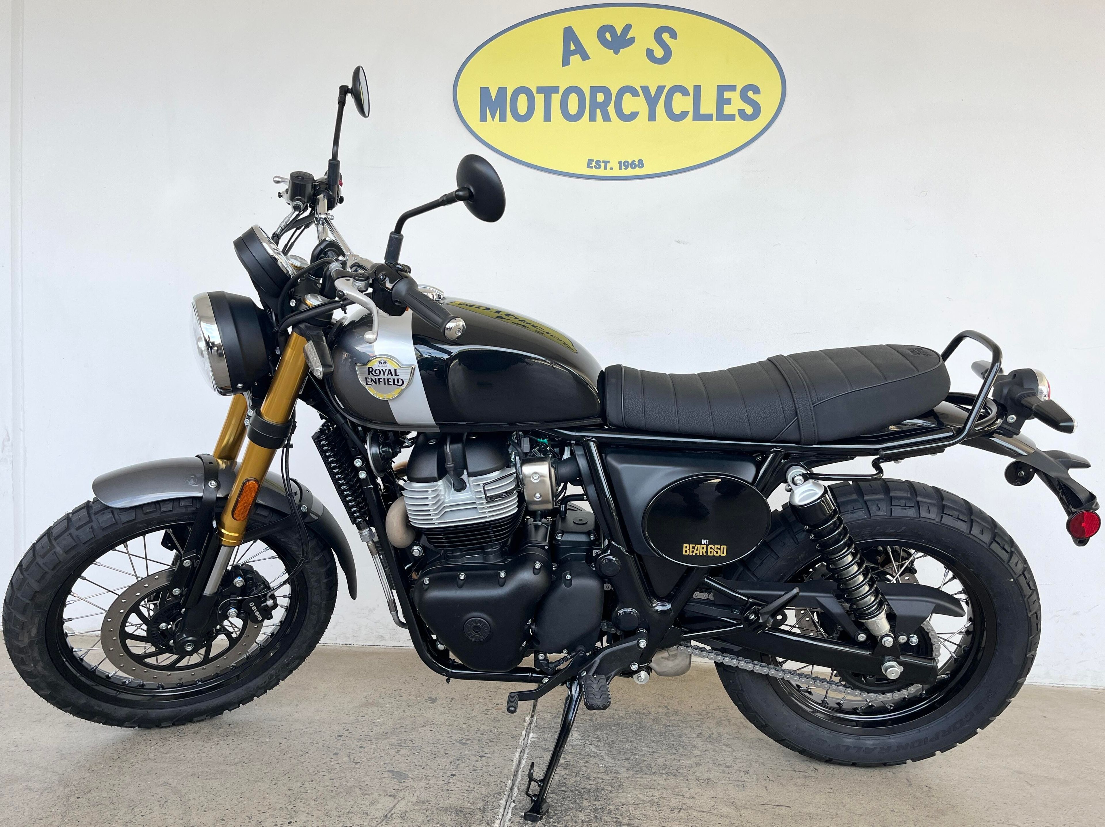 2027 Royal Enfield INT BEAR 650 650 in Roseville, CA