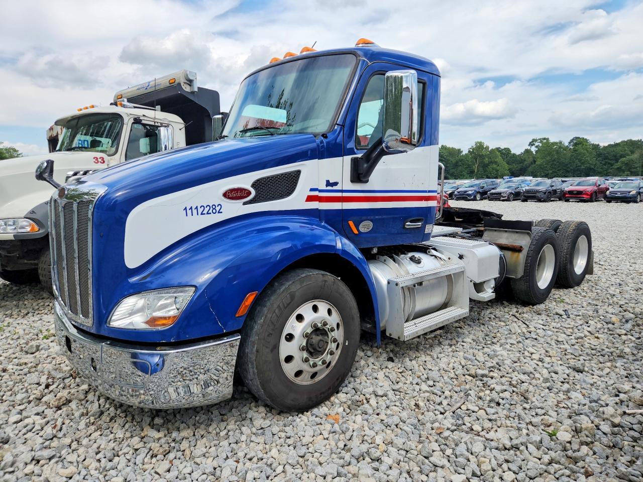 2017 PETERBILT 579 in Fort Pierce, FL