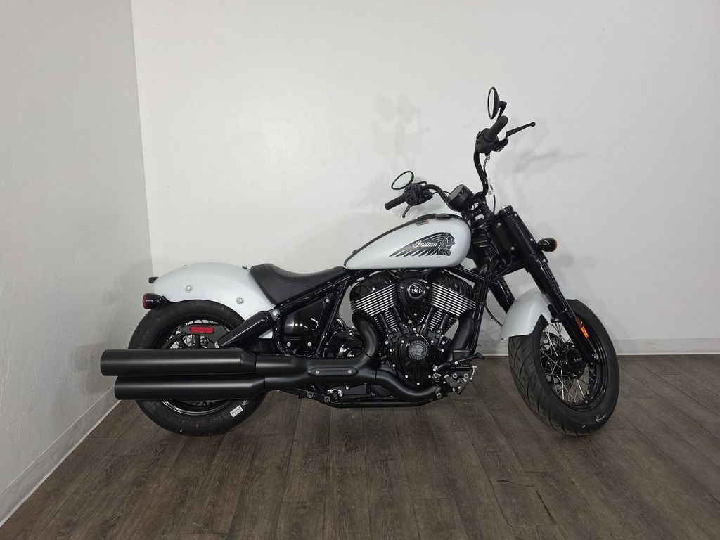 2026 Indian Chief Bobber Dark Horse Ghost White Metallic Smok DARK HORSE in Tucson, AZ