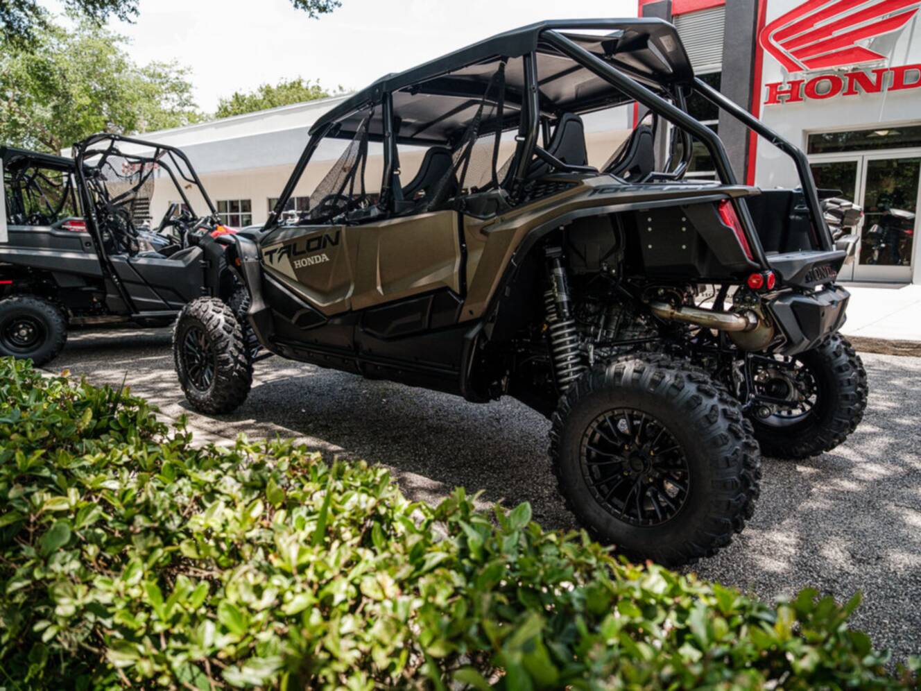 A photo of this 2026 Honda® Talon 1000R-4 FOX Live Valve