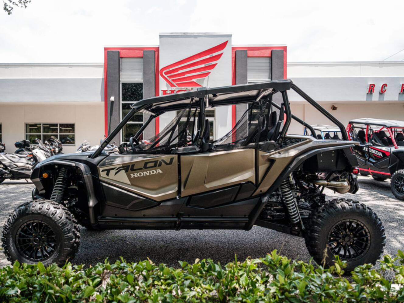 A photo of this 2026 Honda® Talon 1000R-4 FOX Live Valve