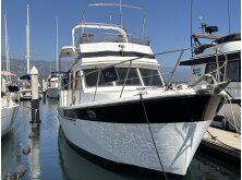 Time to Change Your Boating Style? 4 Types of Boats For Slowing Down image