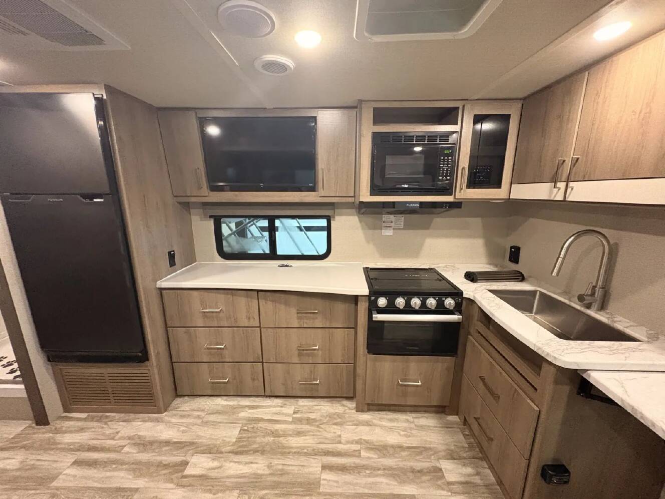 A photo of this 2022 Grand Design IMAGINE 22RBE