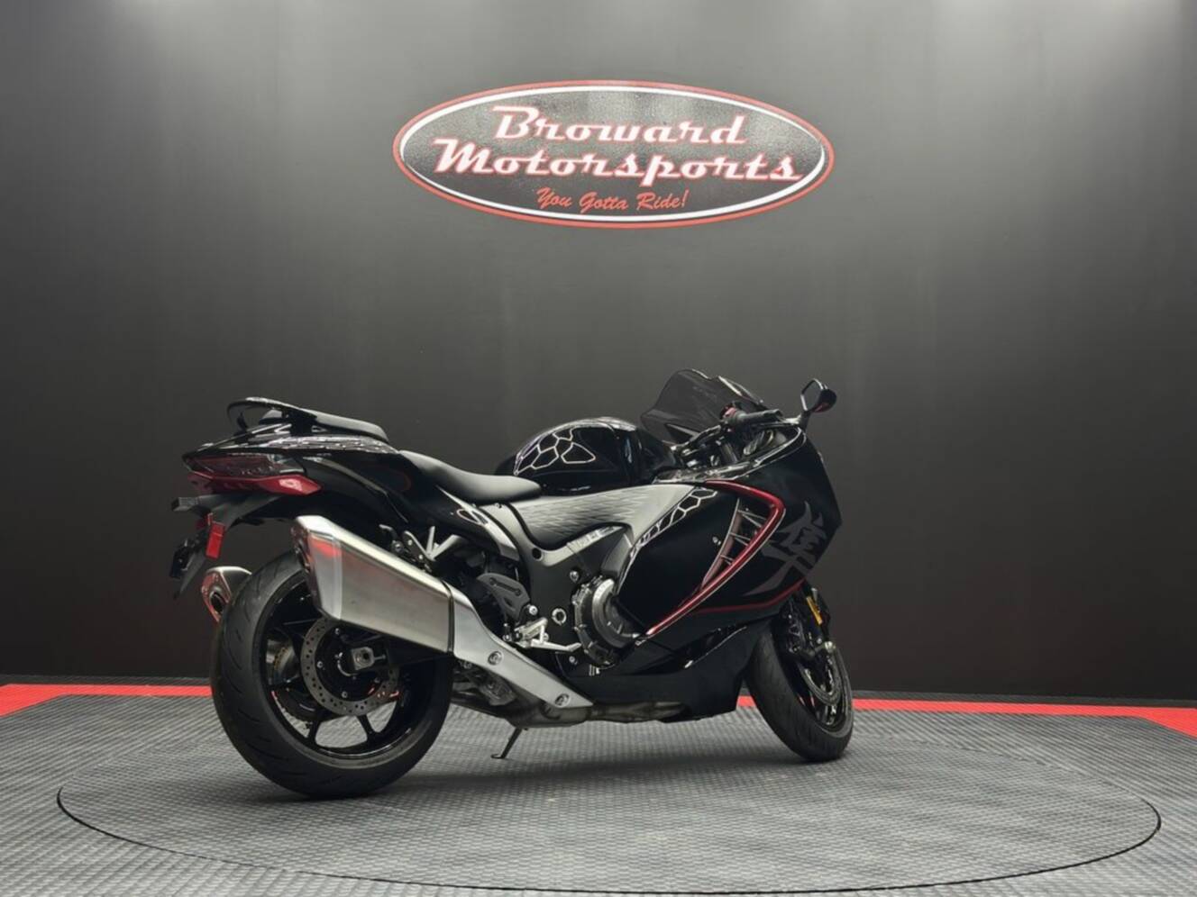A photo of this 2026 Suzuki Hayabusa