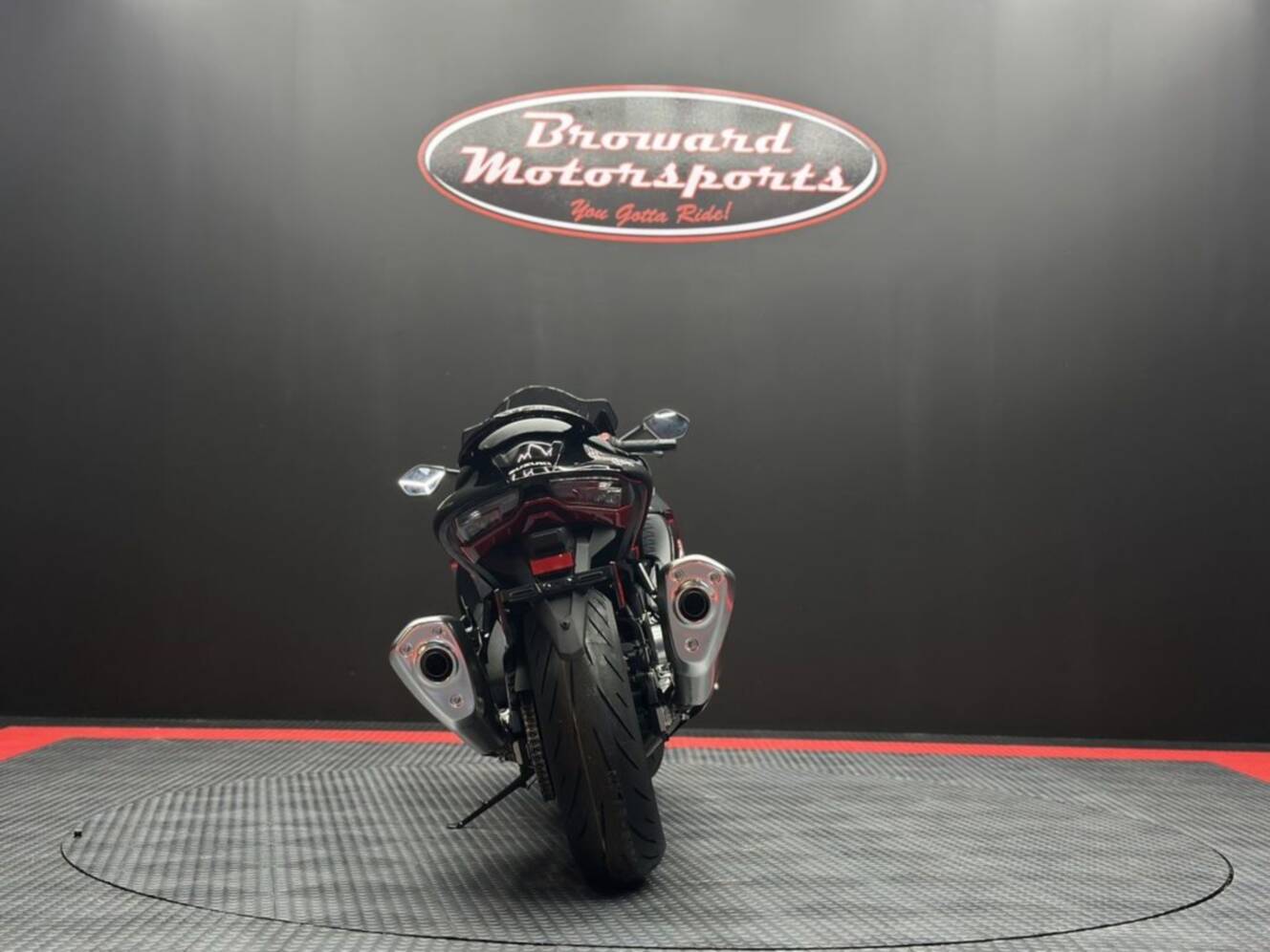A photo of this 2026 Suzuki Hayabusa