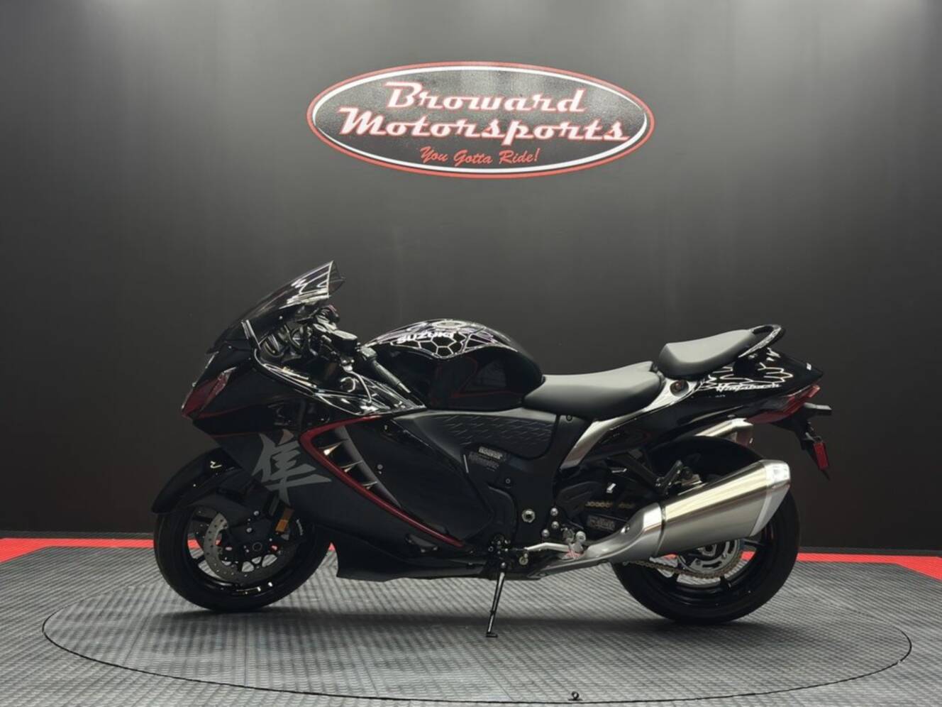 A photo of this 2026 Suzuki Hayabusa