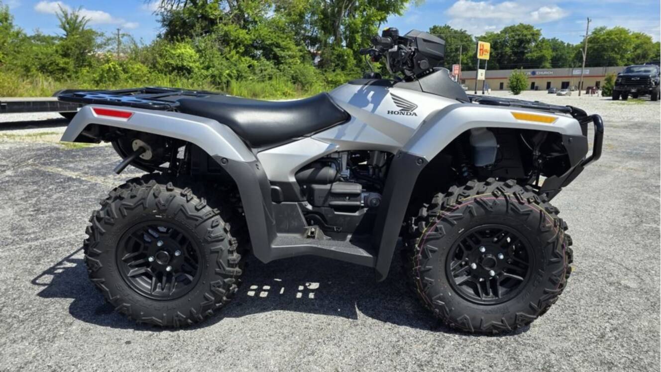 A photo of this 2026 Honda® FourTrax Rubicon 700 4x4 Automatic Matte Silver