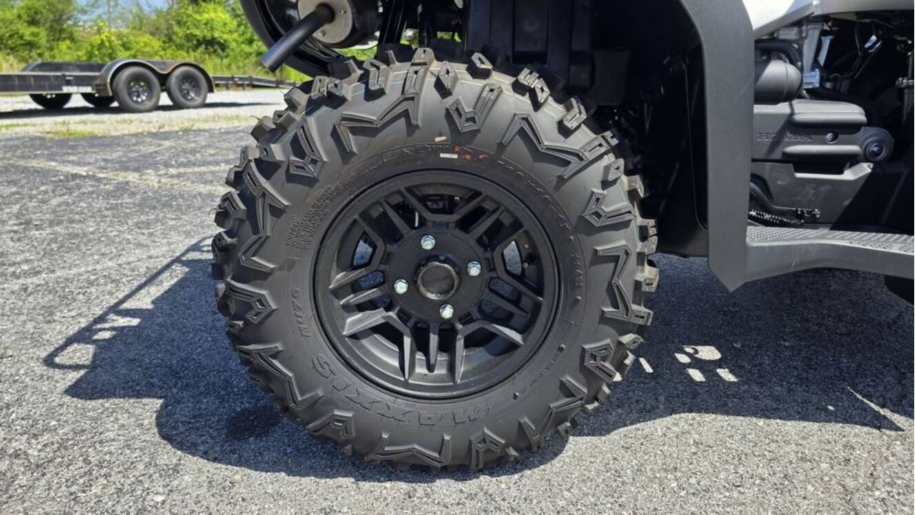 A photo of this 2026 Honda® FourTrax Rubicon 700 4x4 Automatic Matte Silver