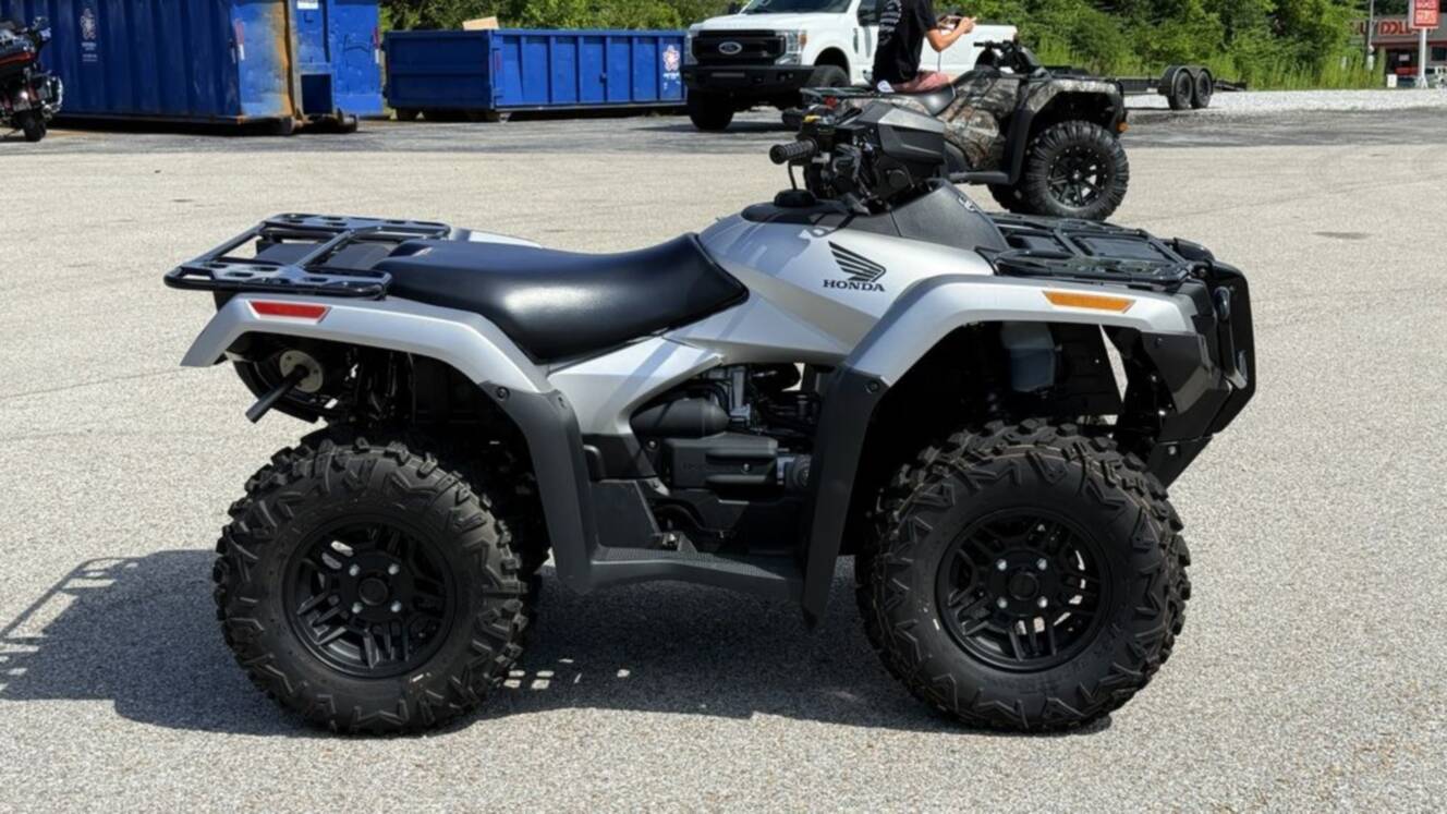 A photo of this 2026 Honda® FourTrax Rubicon 700 4x4 Automatic Matte Silver