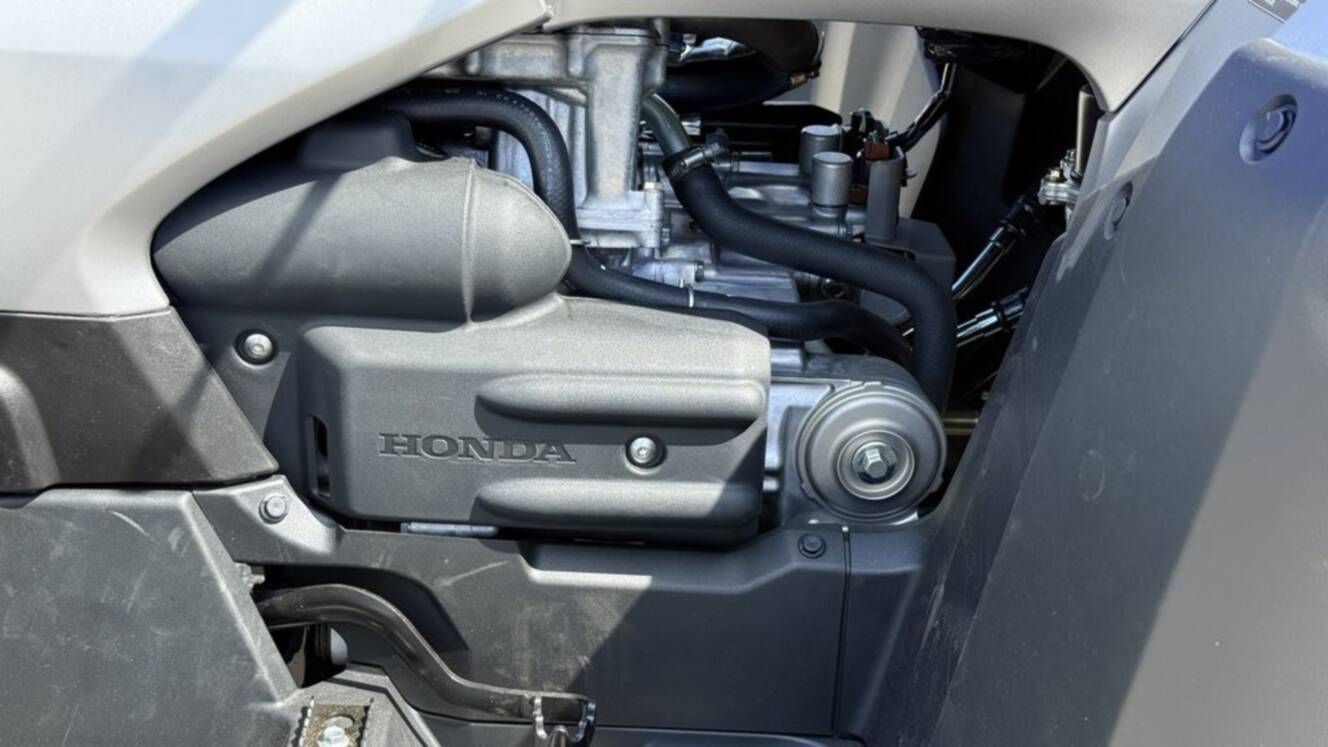 A photo of this 2026 Honda® FourTrax Rubicon 700 4x4 Automatic Matte Silver