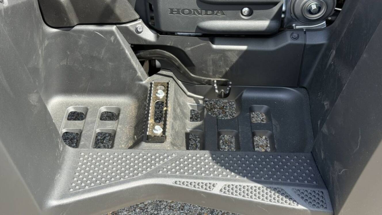 A photo of this 2026 Honda® FourTrax Rubicon 700 4x4 Automatic Matte Silver