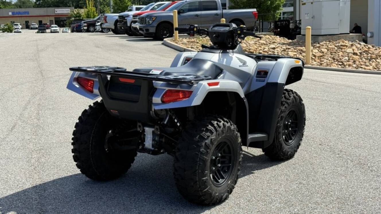A photo of this 2026 Honda® FourTrax Rubicon 700 4x4 Automatic Matte Silver