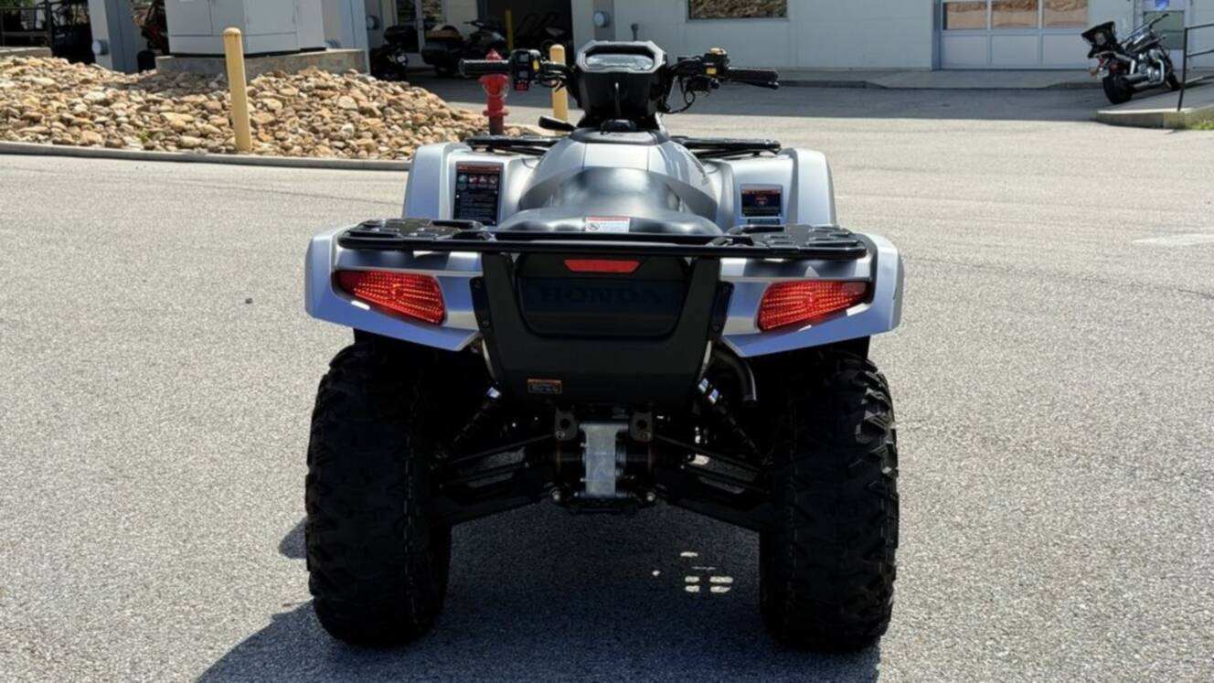 A photo of this 2026 Honda® FourTrax Rubicon 700 4x4 Automatic Matte Silver