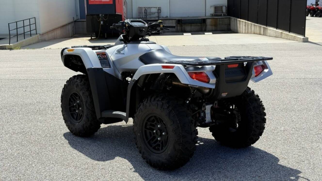A photo of this 2026 Honda® FourTrax Rubicon 700 4x4 Automatic Matte Silver