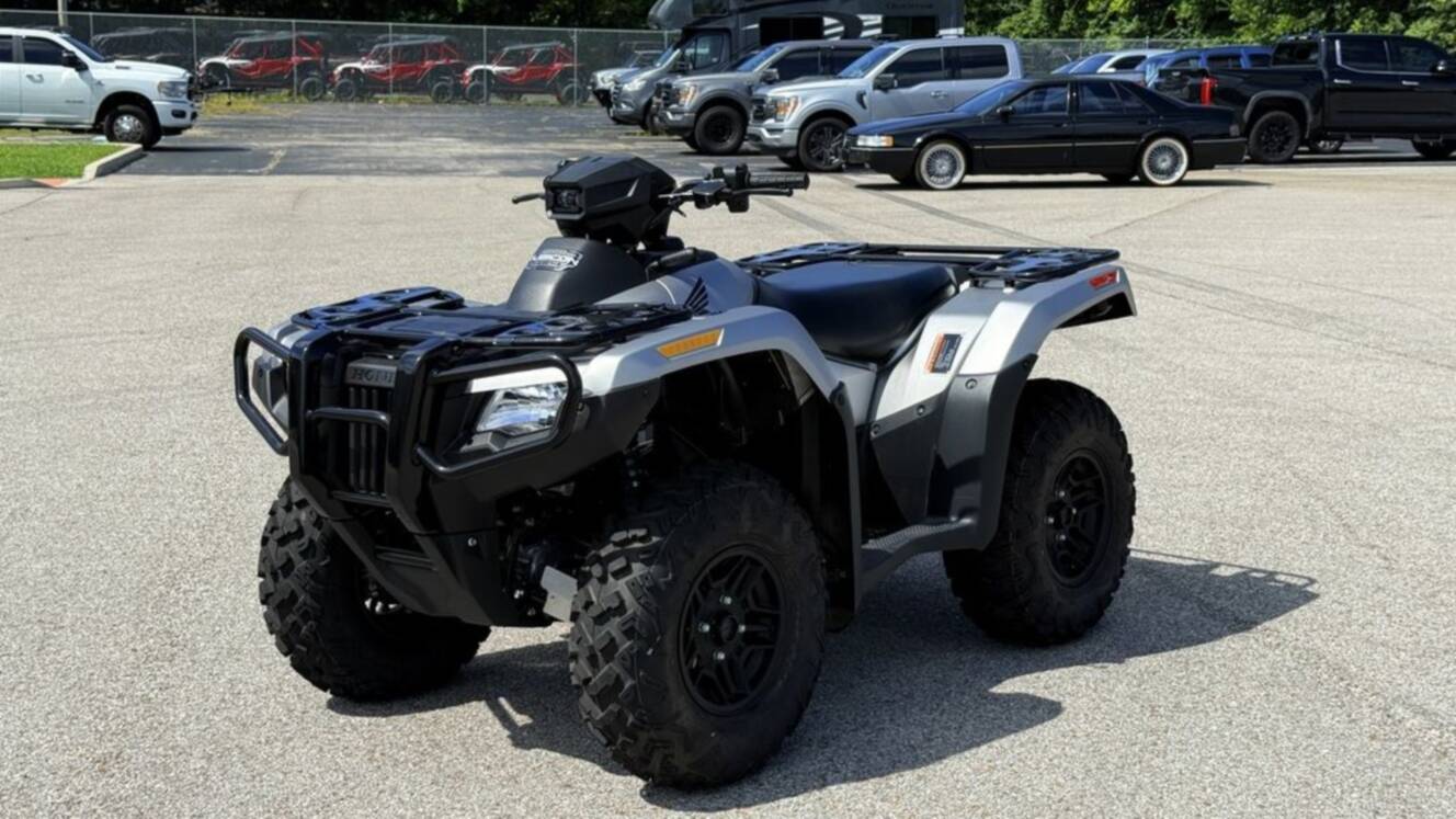 A photo of this 2026 Honda® FourTrax Rubicon 700 4x4 Automatic Matte Silver