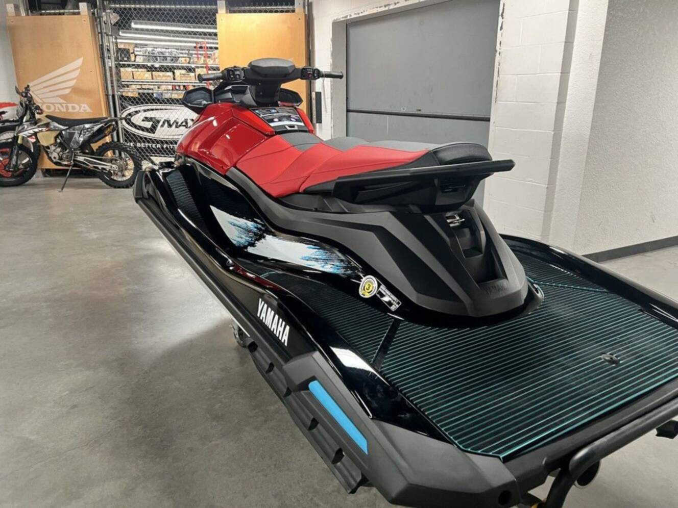 A photo of this 2026 Yamaha Waverunners VX® Deluxe