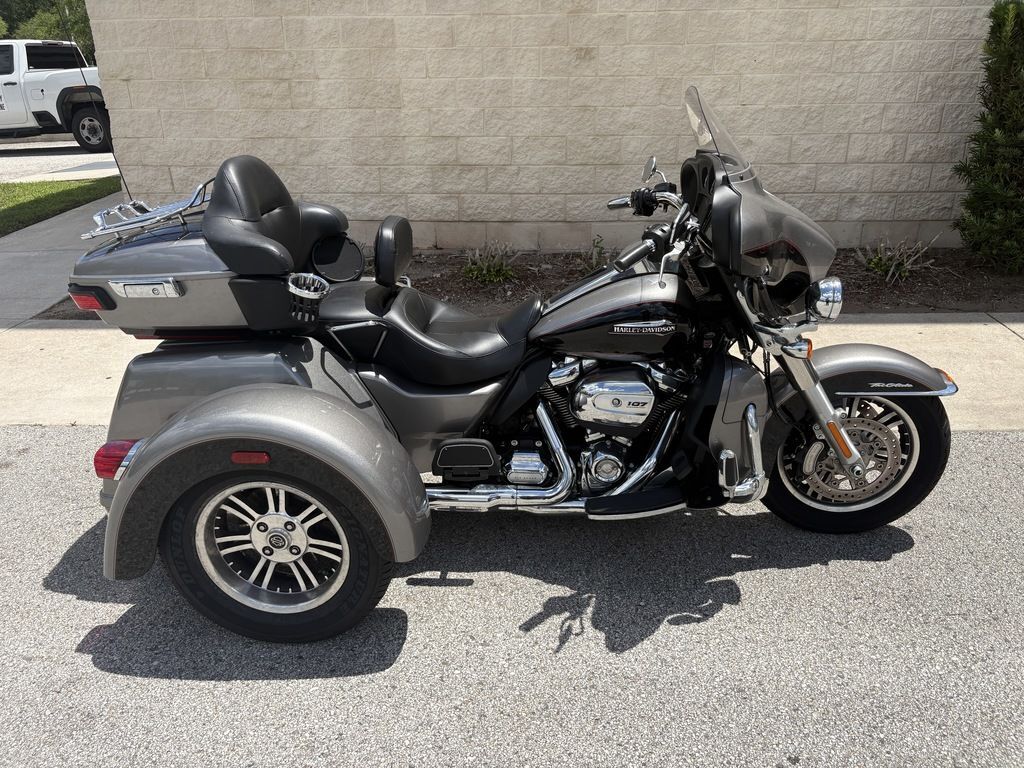 2017 Harley-Davidson® FLHTCUTG - Tri Glide® Ultra ULTRA CLASSIC in Baymeadows Jacksonville, FL