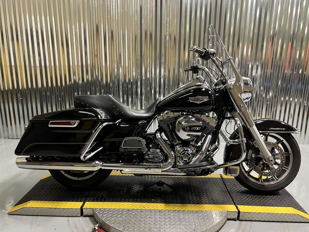 2016 Harley-Davidson® FLHR - Road King® in Beaumont, TX