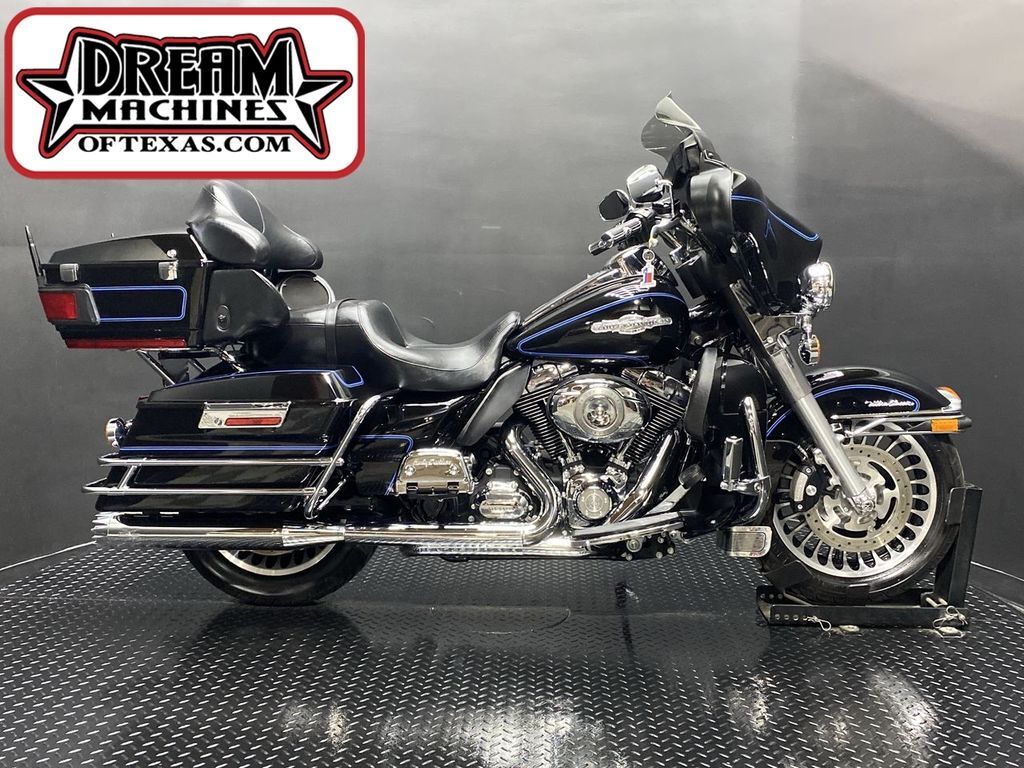2011 Harley-Davidson® FLHTCU - Electra Glide® Ultra Classic® ULTRA CLASSIC FLHTCU in Farmers Branch, TX