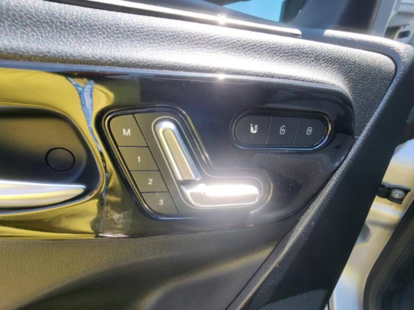 A photo of this 2021 Airstream Atlas MURPHY SUITE