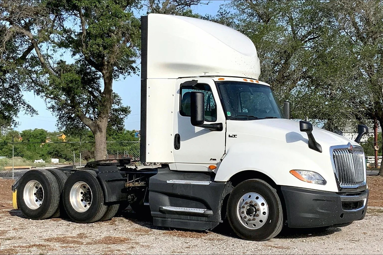 2021 INTERNATIONAL LT625 6x4 in Tampa, FL