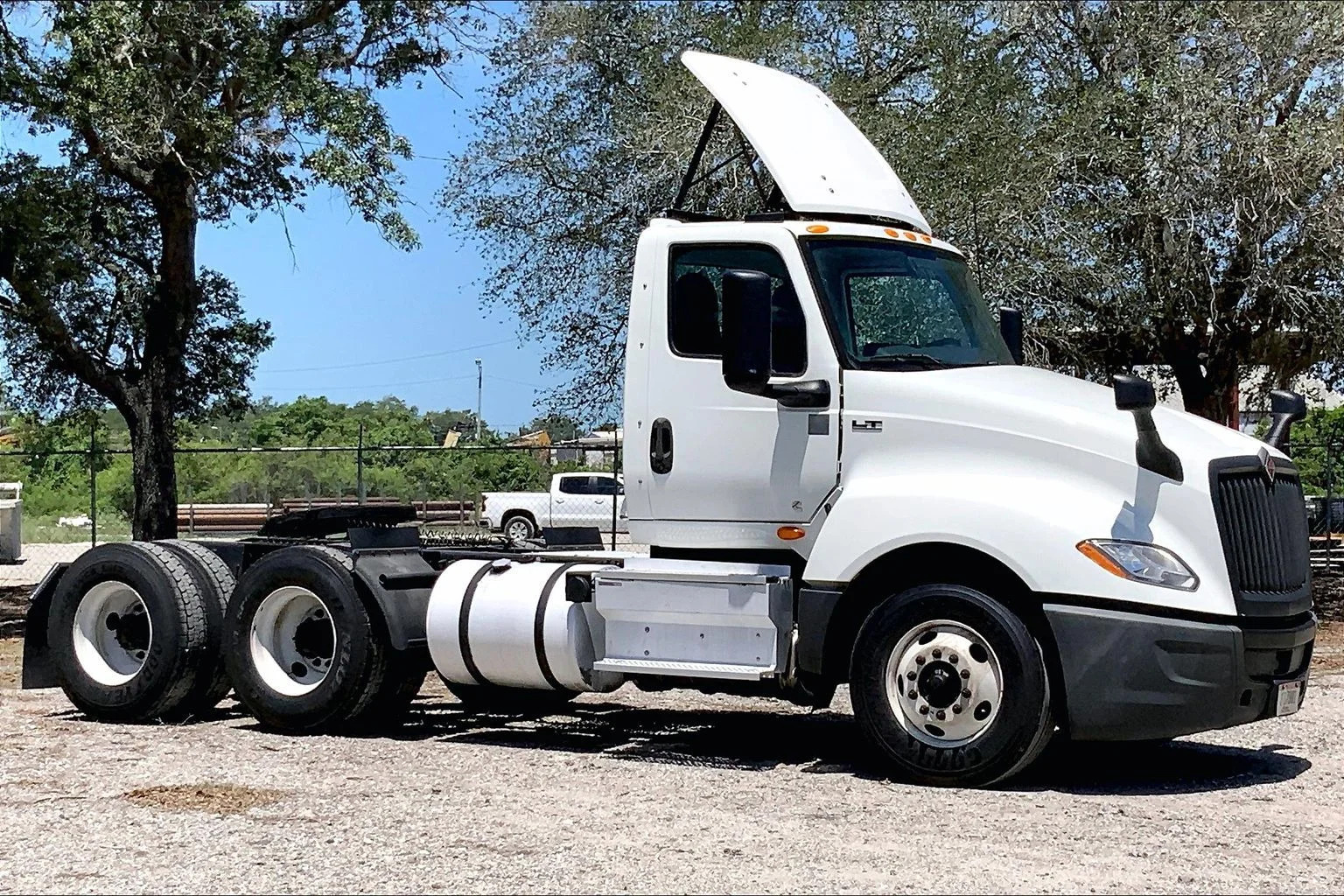 2021 INTERNATIONAL LT625 6x4 in Tampa, FL