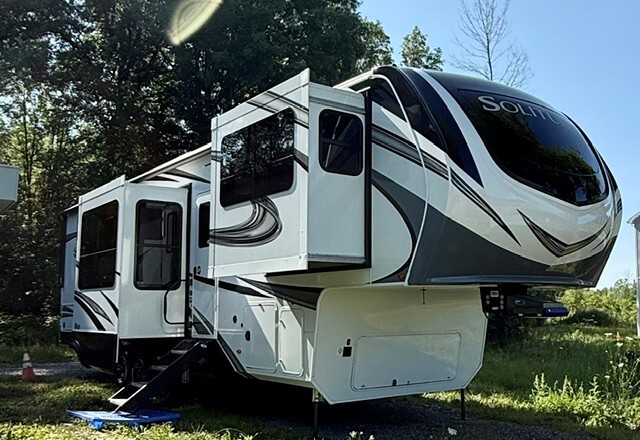 2023 Grand Design SOLITUDE 382WB R RV