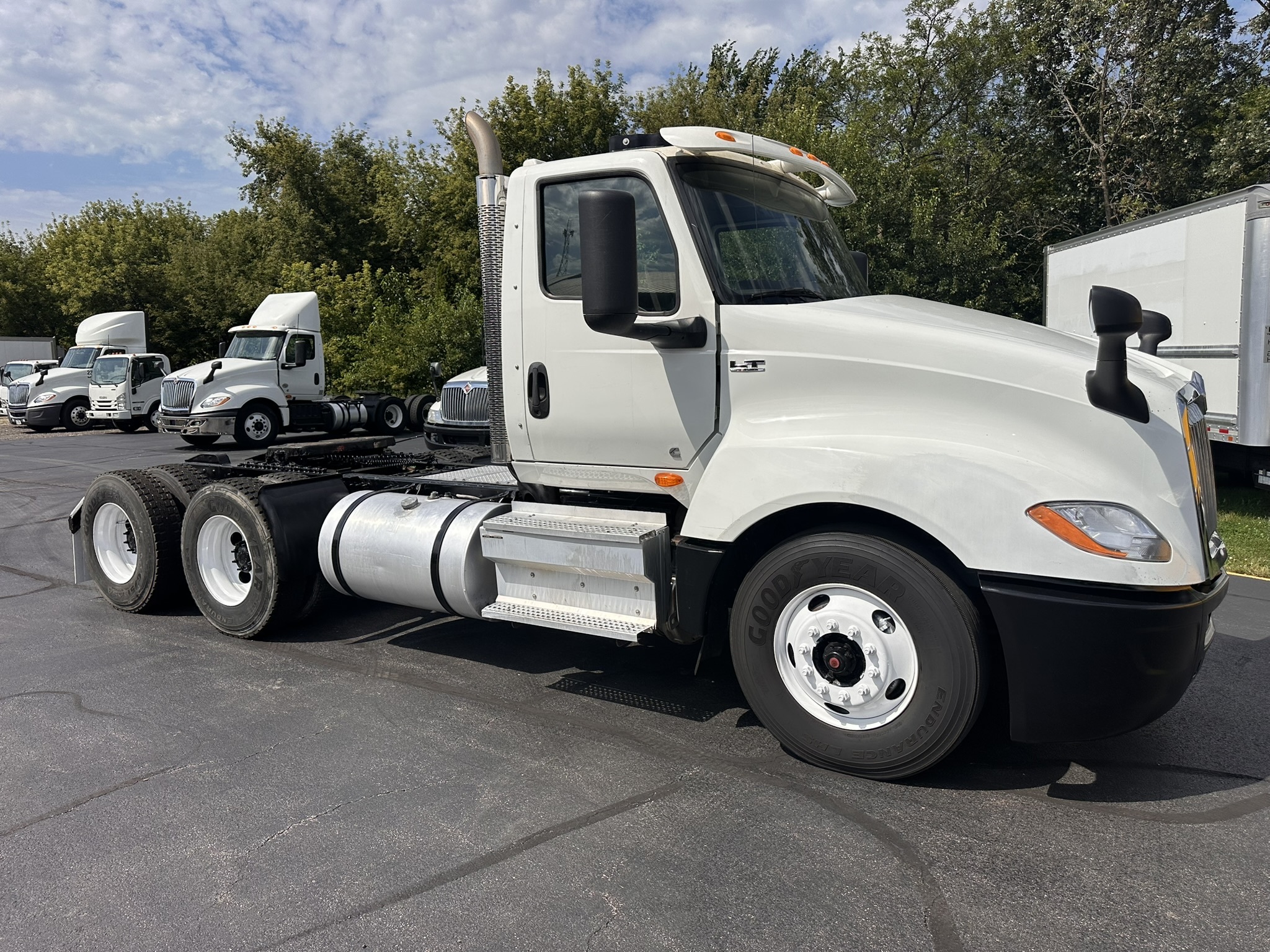 2019 INTERNATIONAL LT625 in Marengo, IL