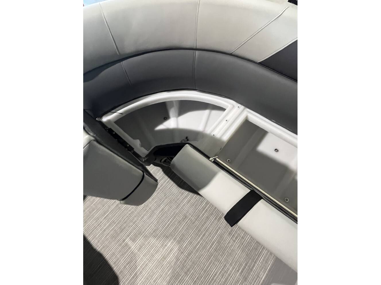 A photo of this 2025 Viaggio LAGO V20U