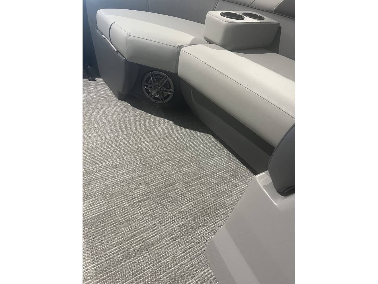 A photo of this 2025 Viaggio LAGO V20U