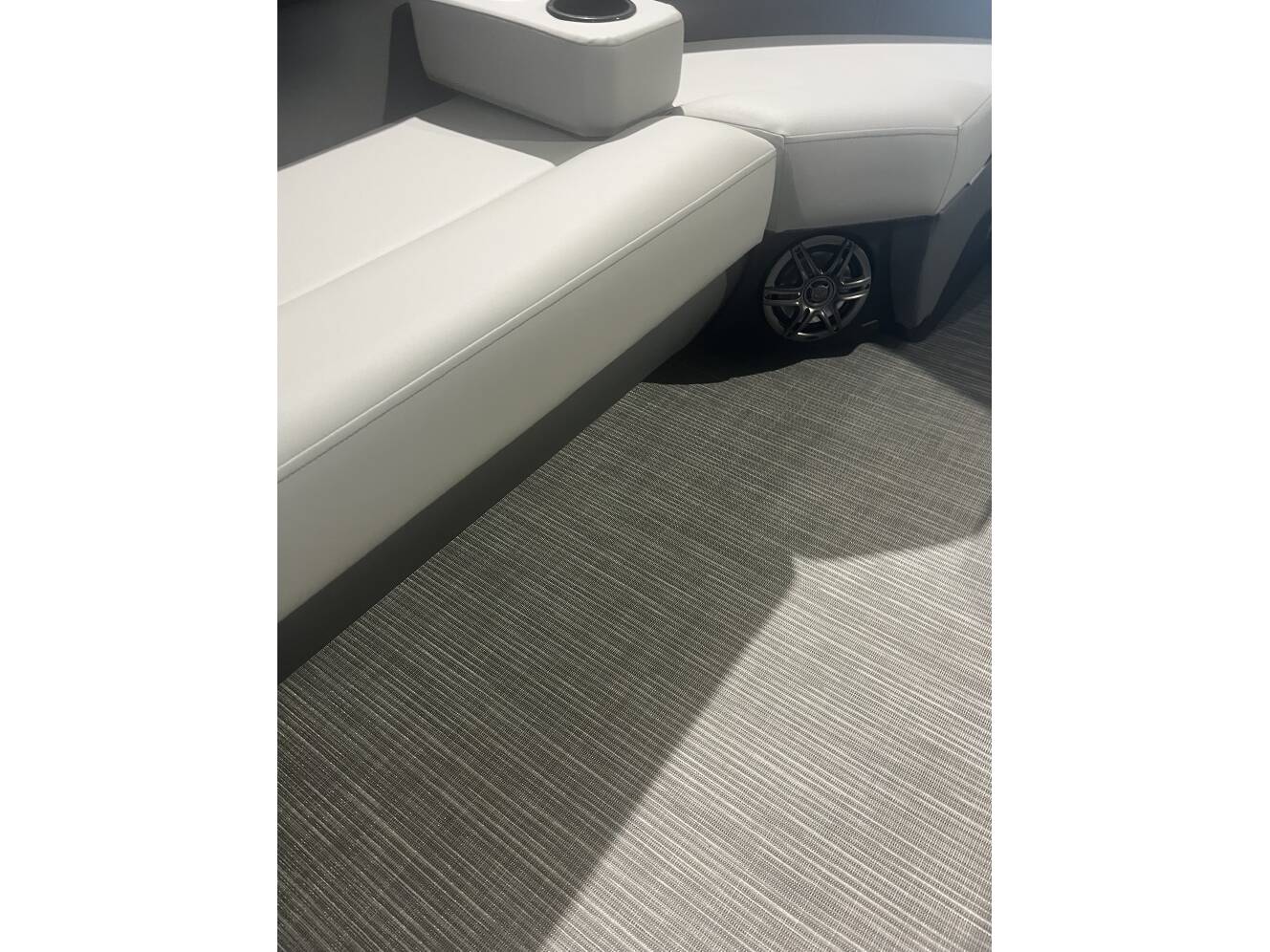 A photo of this 2025 Viaggio LAGO V20U