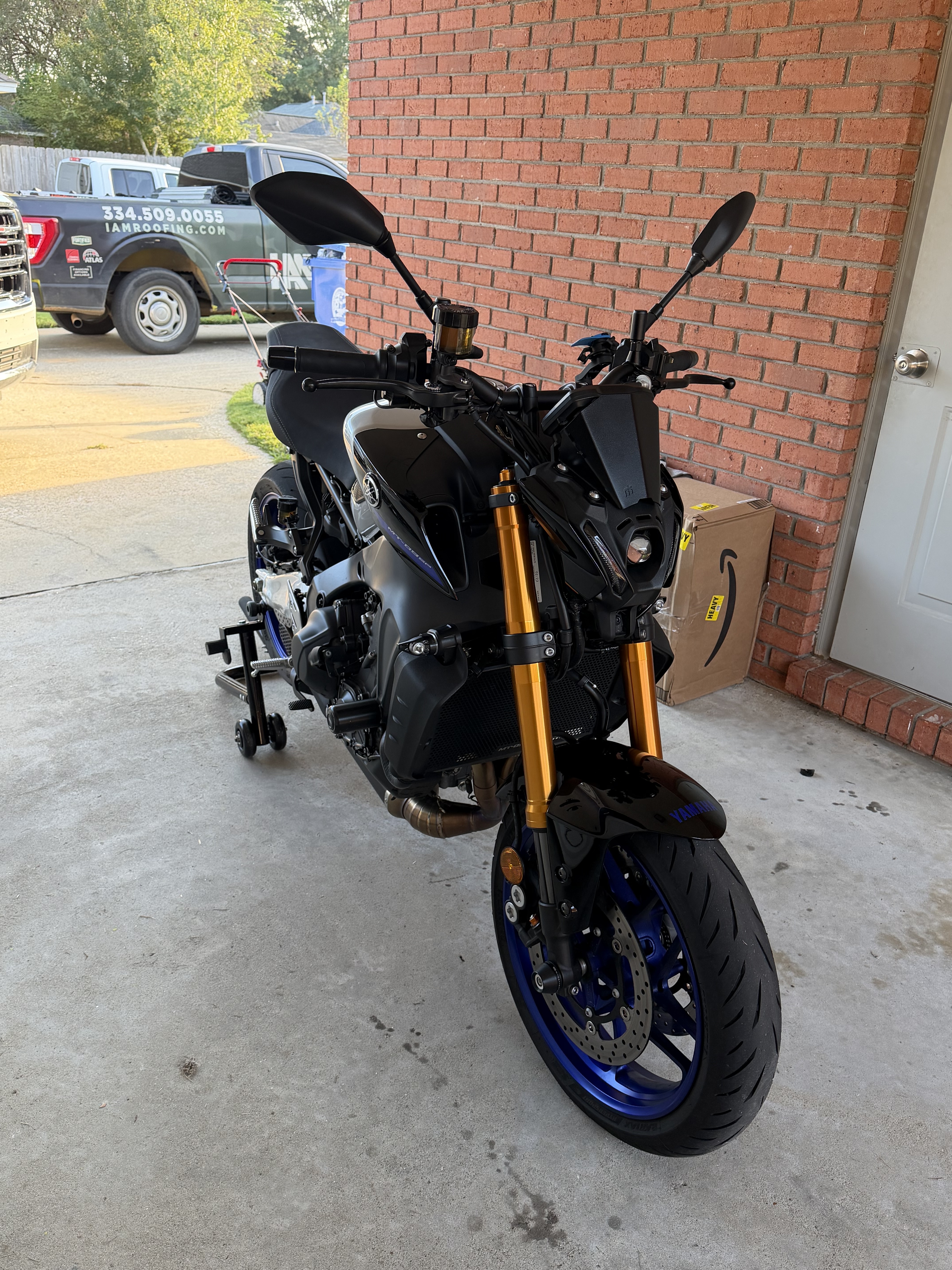 2023 Yamaha MT -09 SP Sportbike motorcycle