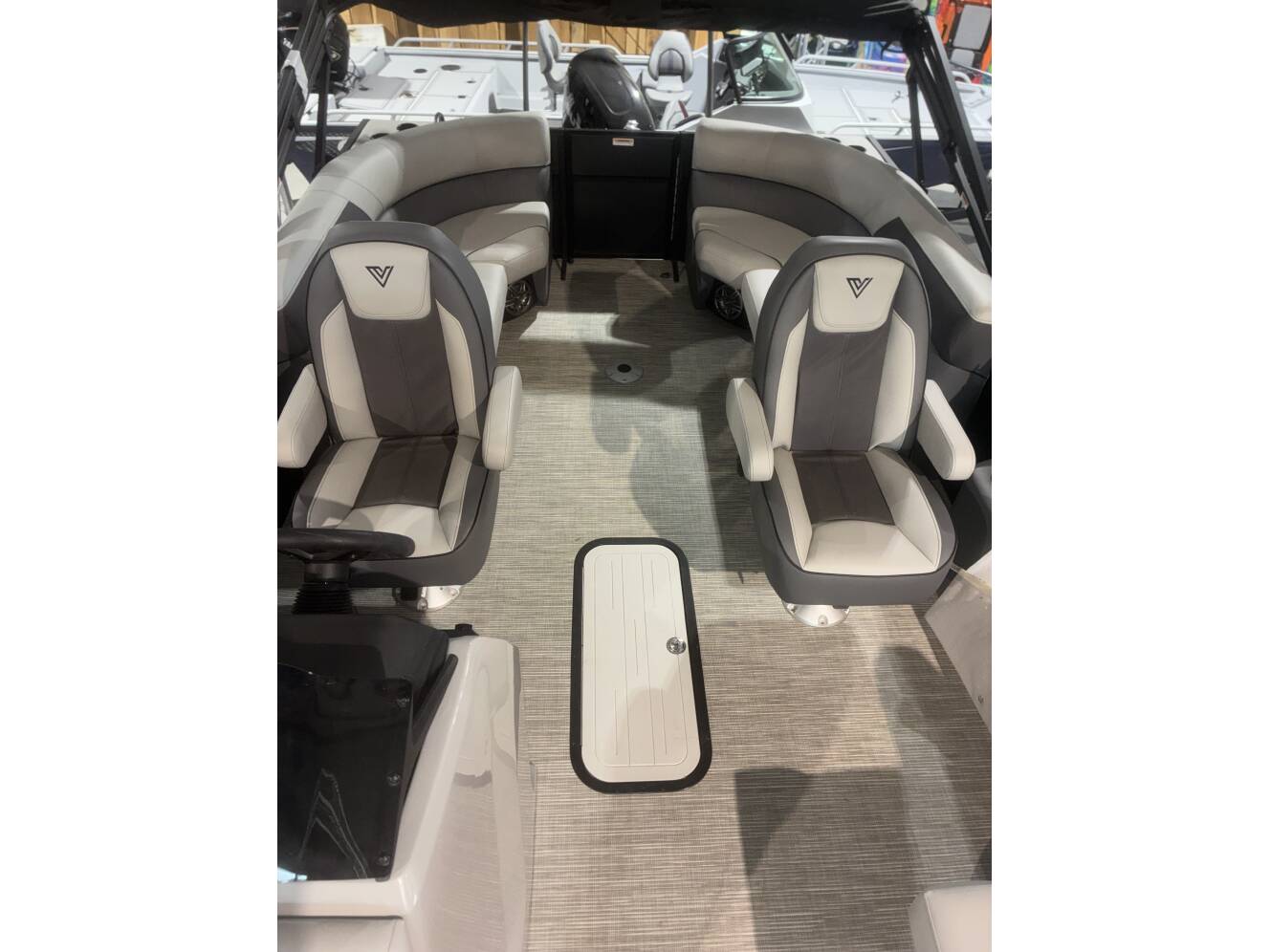 A photo of this 2025 Viaggio LAGO V20U