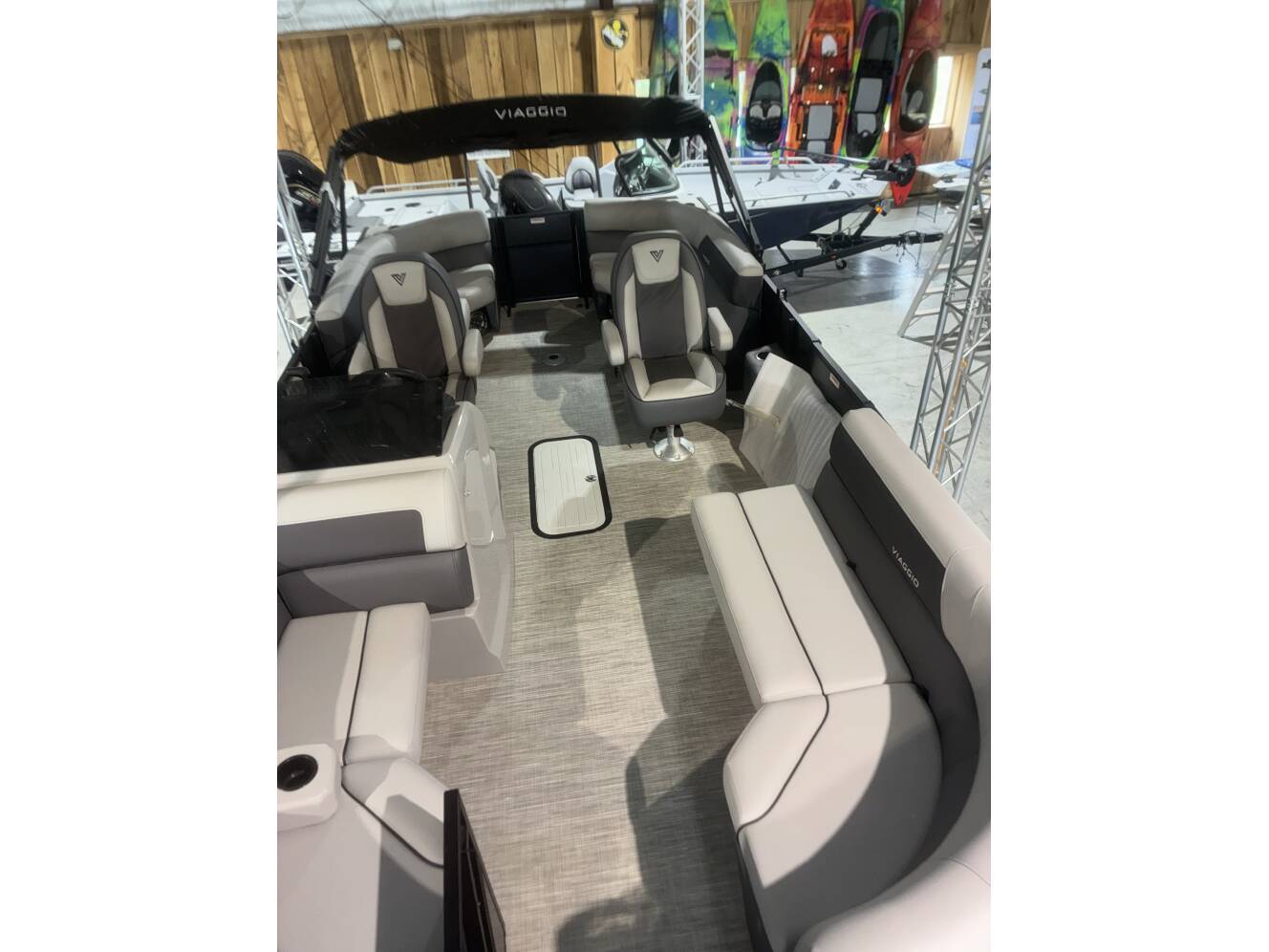 A photo of this 2025 Viaggio LAGO V20U