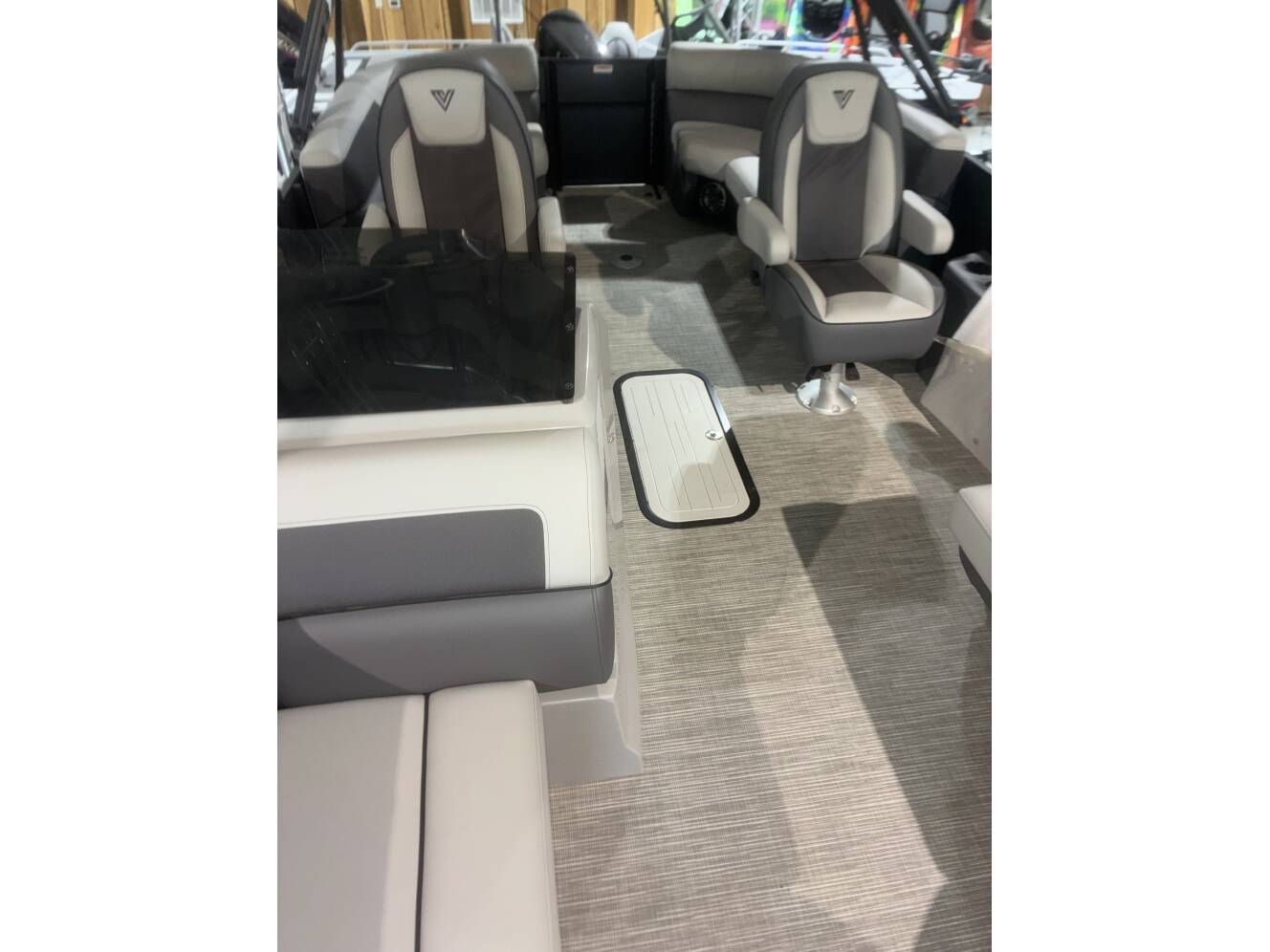 A photo of this 2025 Viaggio LAGO V20U