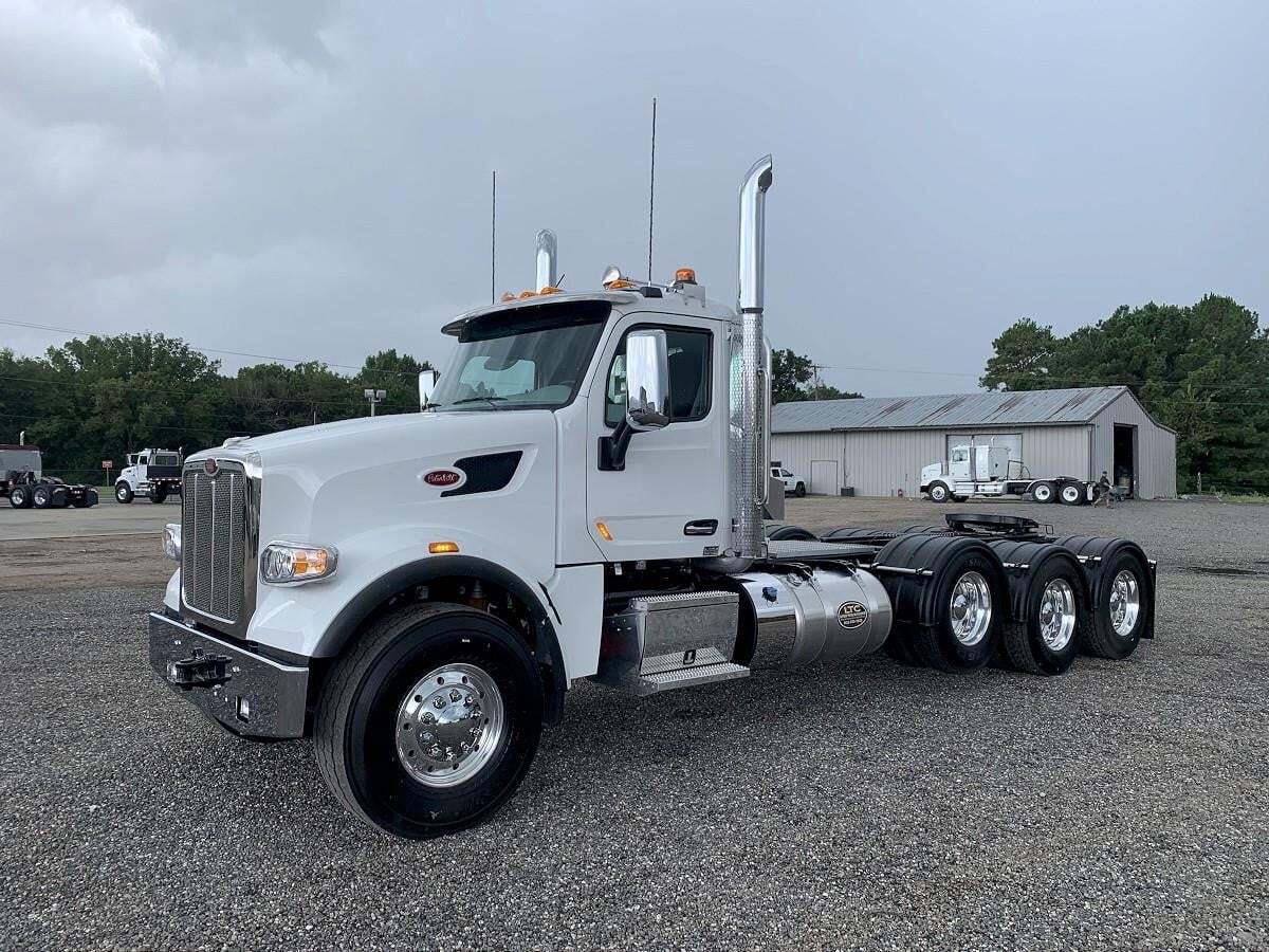 2022 PETERBILT 567 in Longview, TX