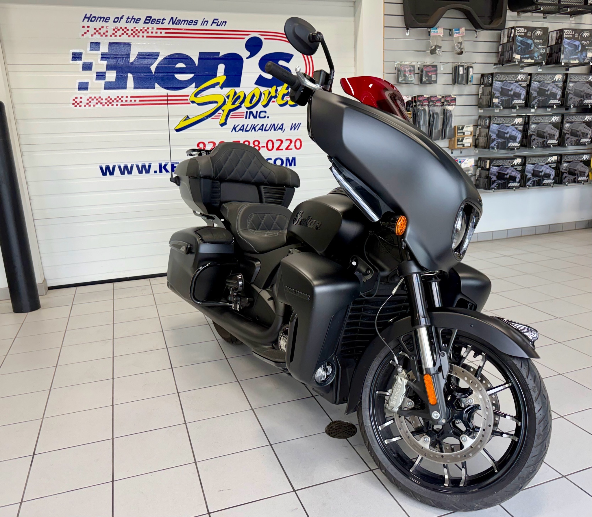 2025 Indian Motorcycle Roadmaster® PowerPlus Dark Horse® with PowerBand Audio DARK HORSE in Kaukauna, WI