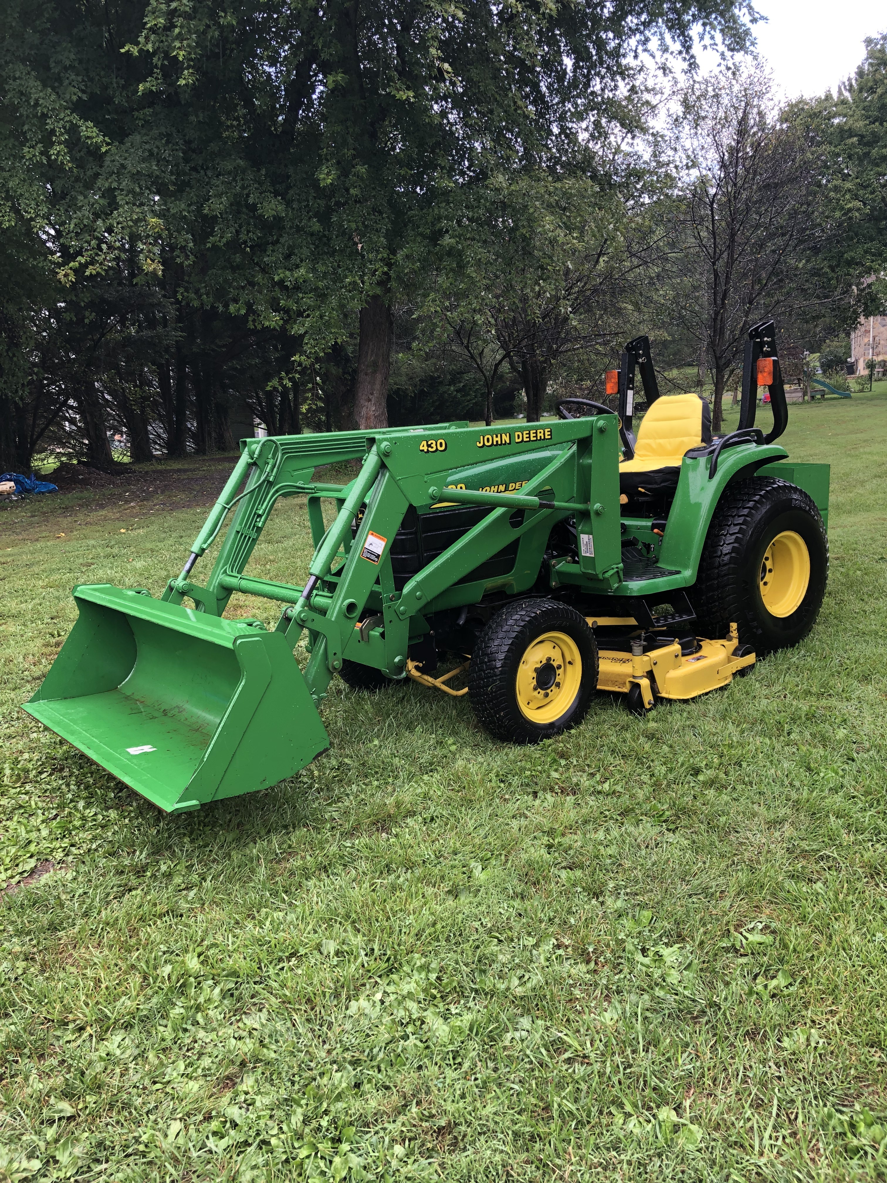 2001 JOHN DEERE 4200 in Kingsville, MD