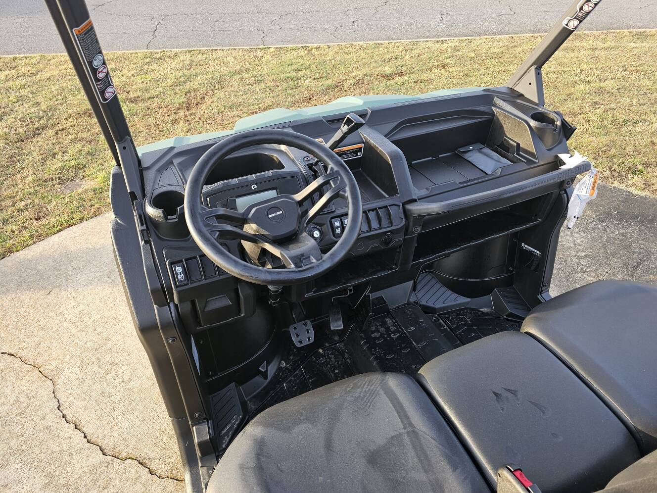 A photo of this 2027 Can-Am Defender DPS HD7