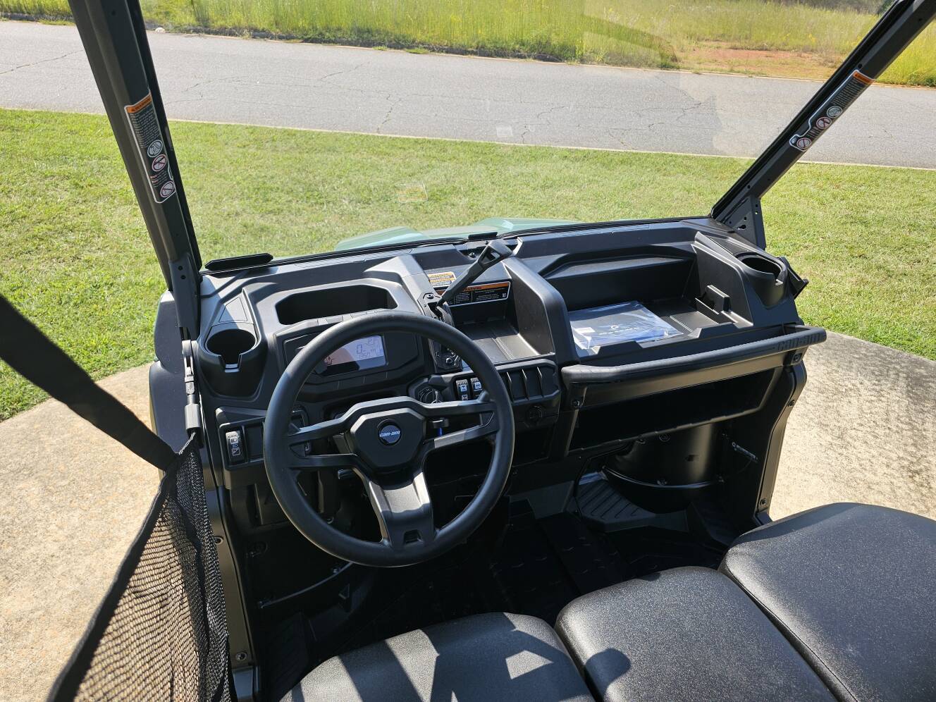 A photo of this 2027 Can-Am Defender DPS HD7