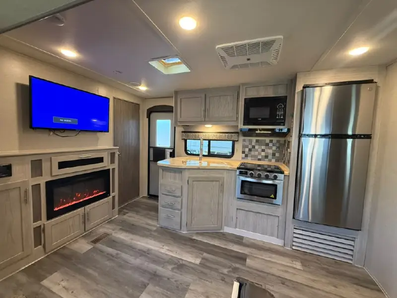 2022 COACHMEN CATALINA 323BHDSCK