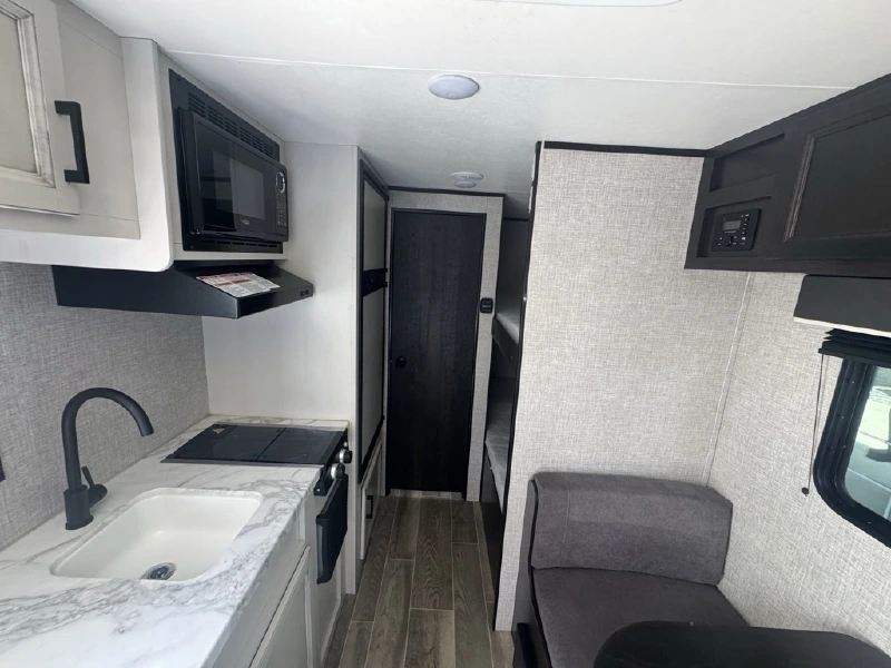 2022 JAYCO JAY FLIGHT SLX 174BH