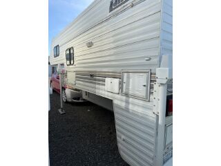 2003 LANCE 1025